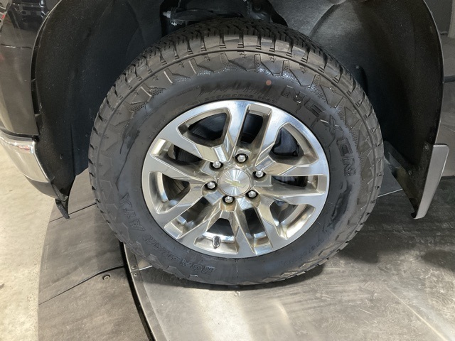 Vehicle image 13 of 33