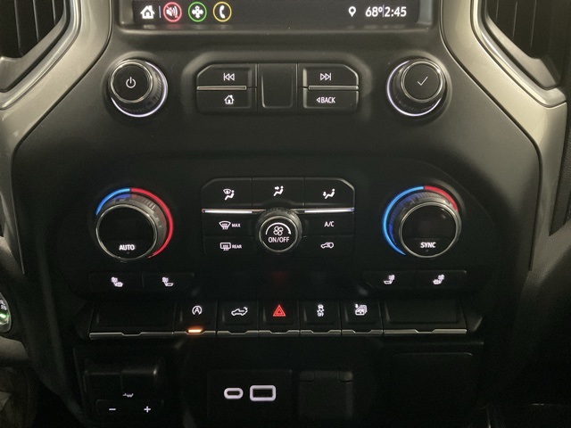 Vehicle image 21 of 33