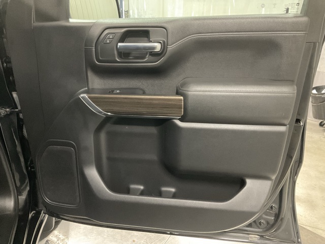 Vehicle image 32 of 33