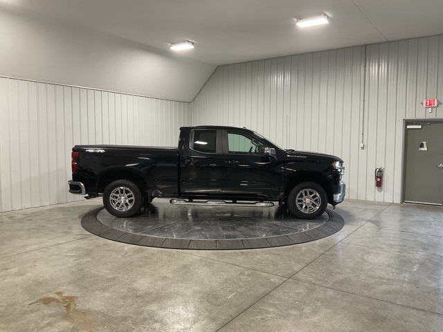 Vehicle image 6 of 33