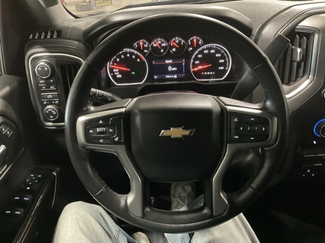 Vehicle image 16 of 33