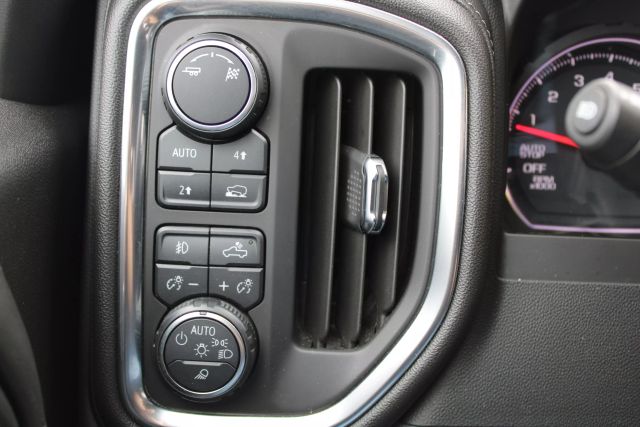 Vehicle image 29 of 45