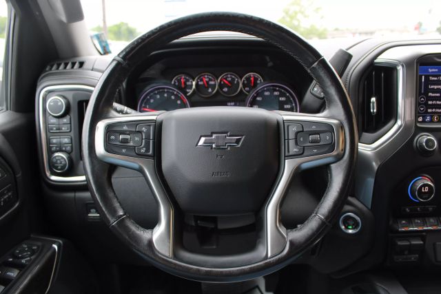 Vehicle image 26 of 45
