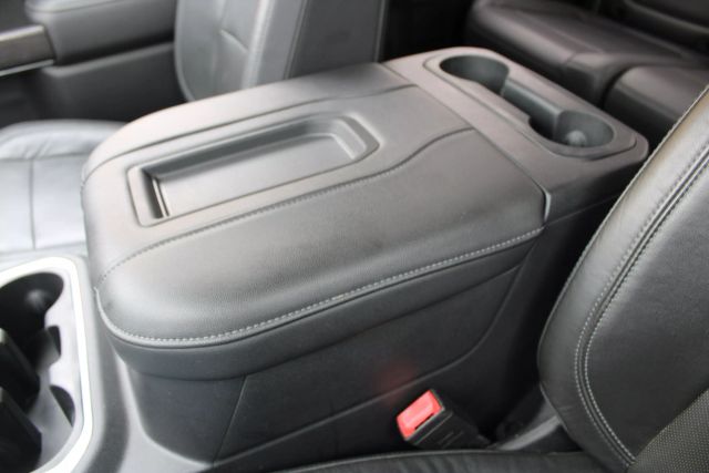 Vehicle image 22 of 45