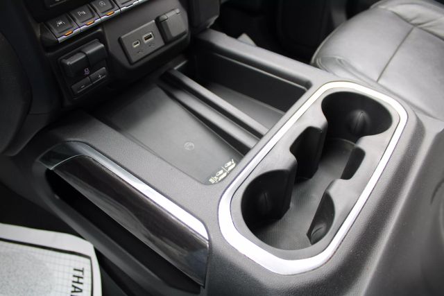 Vehicle image 21 of 45