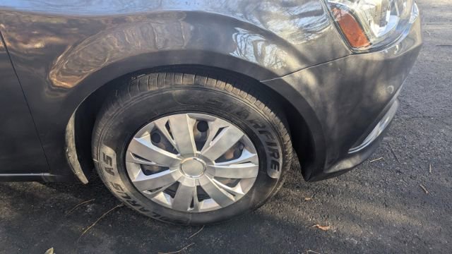 2019 Chevrolet Sonic LT Image 11 of 38