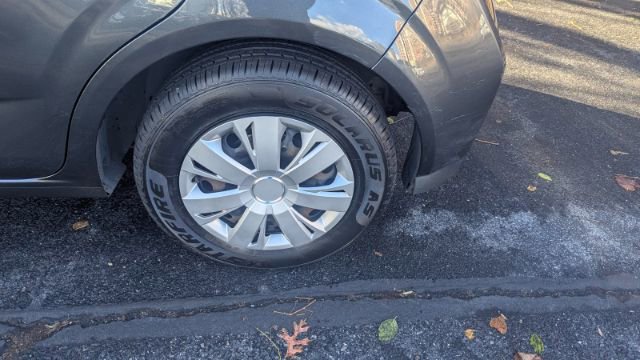 2019 Chevrolet Sonic LT Image 10 of 38