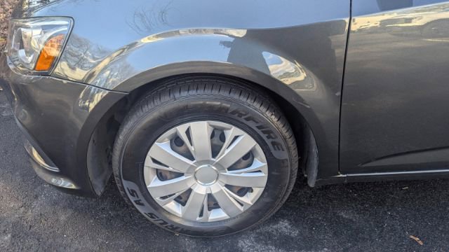 2019 Chevrolet Sonic LT Image 13 of 38