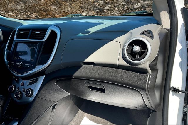 2019 Chevrolet Sonic LT Image 29 of 32