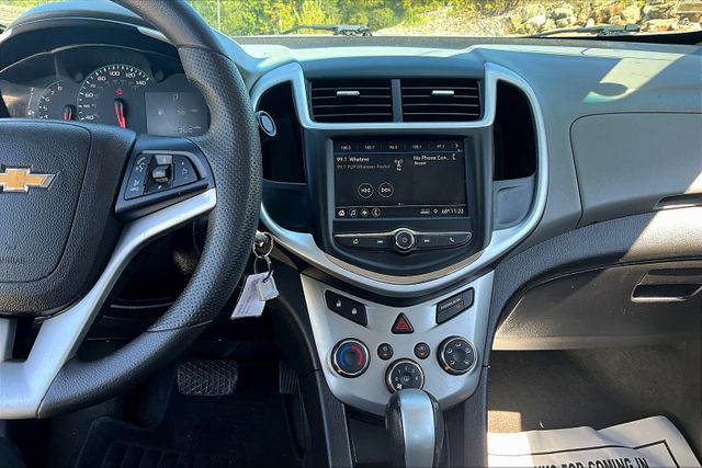 2019 Chevrolet Sonic LT Image 15 of 32