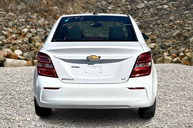 2019 Chevrolet Sonic LT Image 5 of 32