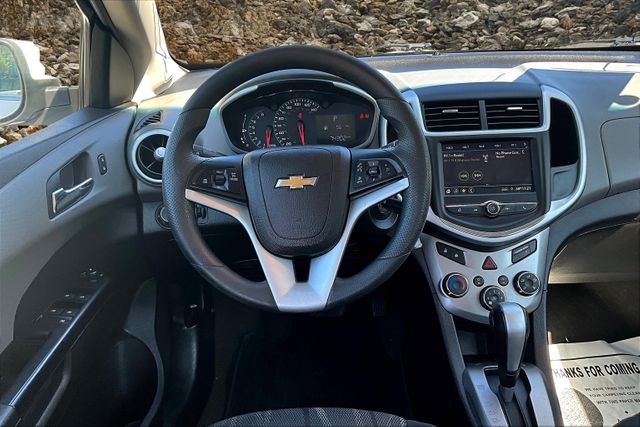 2019 Chevrolet Sonic LT Image 13 of 32