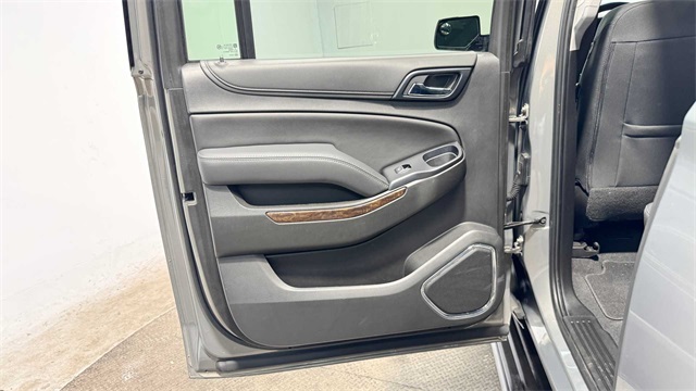 Vehicle image 27 of 29