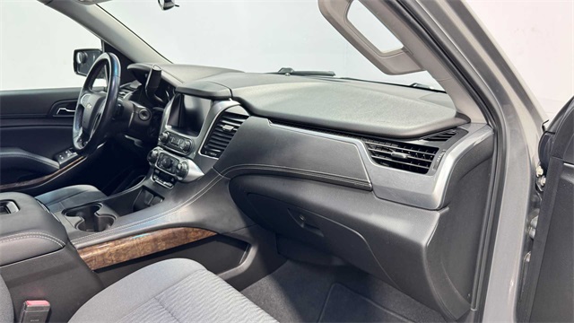 Vehicle image 17 of 29