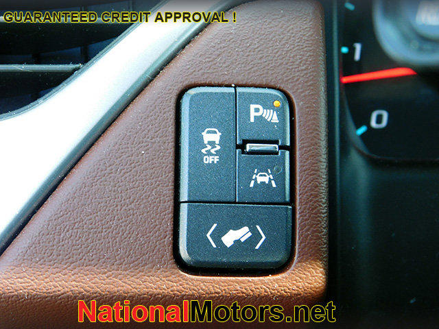 Vehicle image 15 of 17