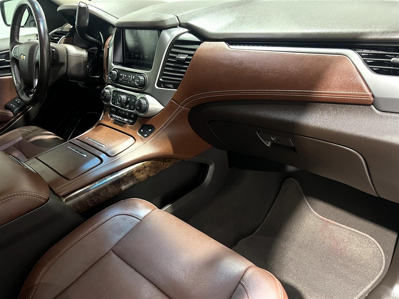 2019 Chevrolet Suburban Premier Image 19 of 28