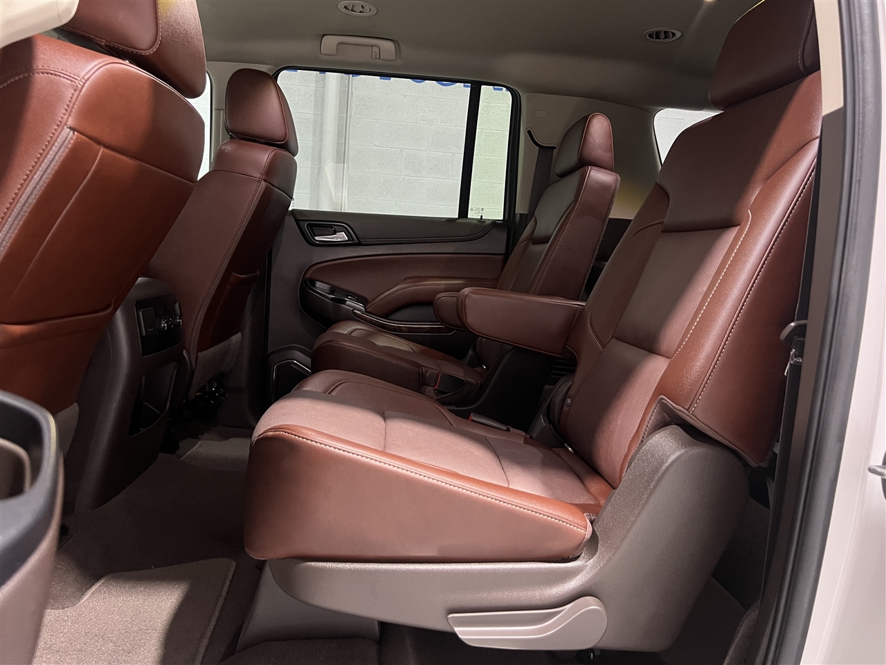 2019 Chevrolet Suburban Premier Image 14 of 28