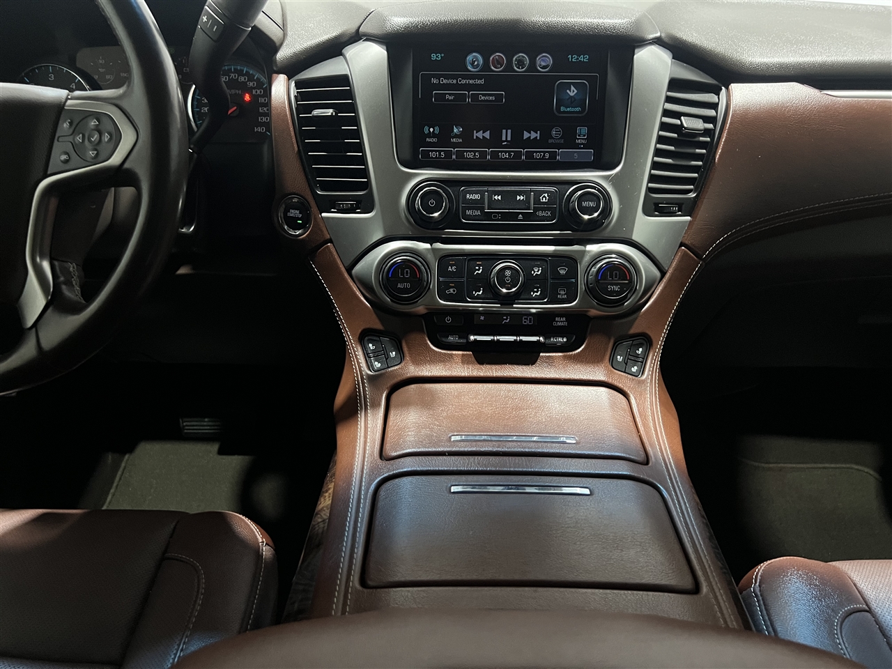 2019 Chevrolet Suburban Premier Image 23 of 28