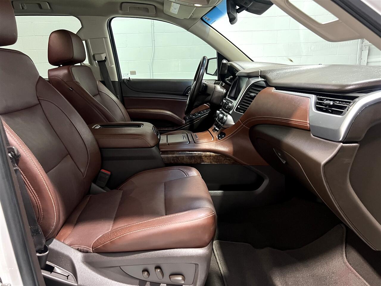 2019 Chevrolet Suburban Premier Image 17 of 28