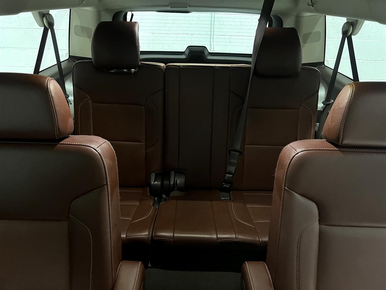 2019 Chevrolet Suburban Premier Image 15 of 28