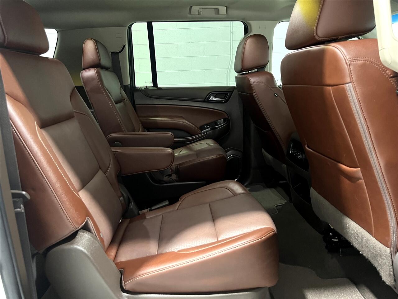 2019 Chevrolet Suburban Premier Image 12 of 28