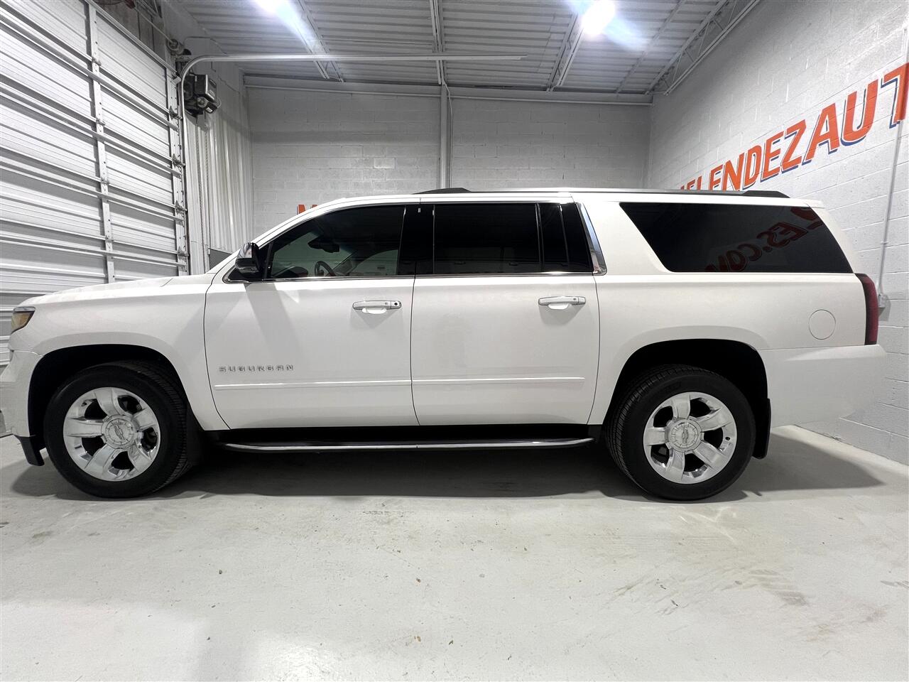 2019 Chevrolet Suburban Premier Image 8 of 28