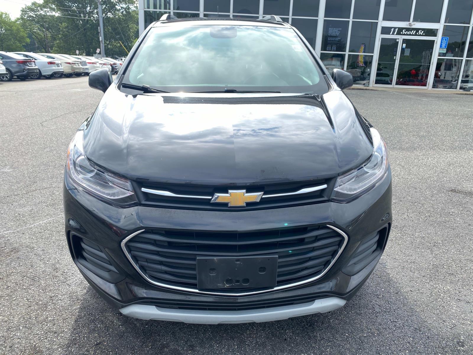 2019 Chevrolet Trax LT Image 2 of 24