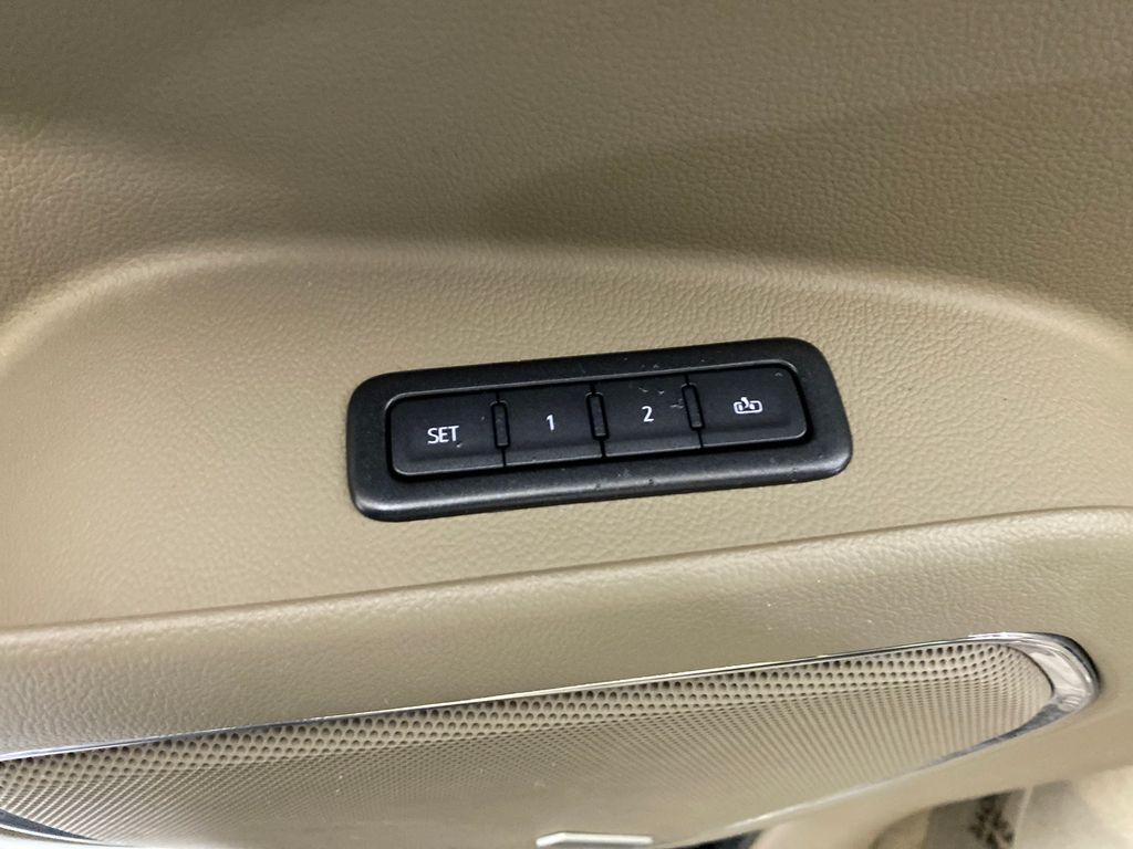 Vehicle image 22 of 39