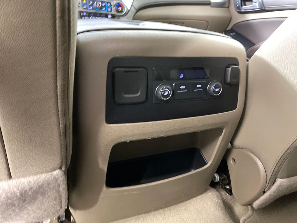 Vehicle image 21 of 39