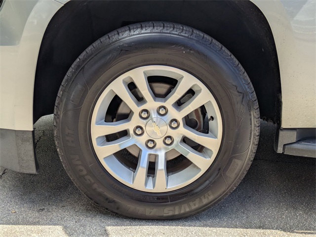 2019 Chevrolet Tahoe LT Image 10 of 32