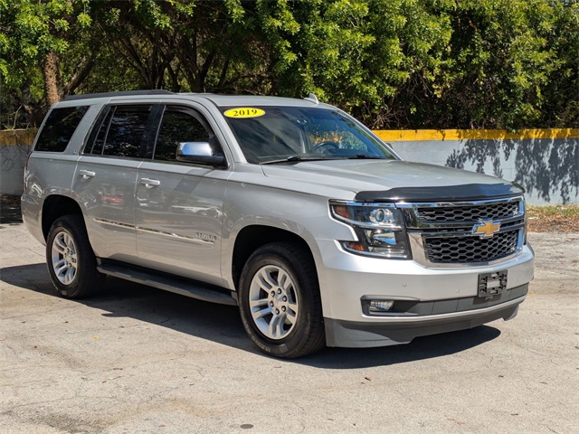 2019 Chevrolet Tahoe LT Image 3 of 32