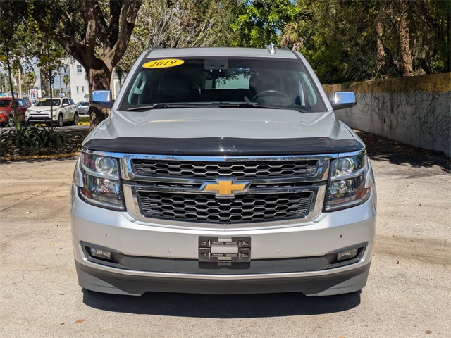 2019 Chevrolet Tahoe LT Image 2 of 32