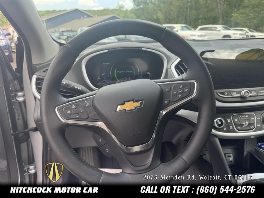 Vehicle image 33 of 46