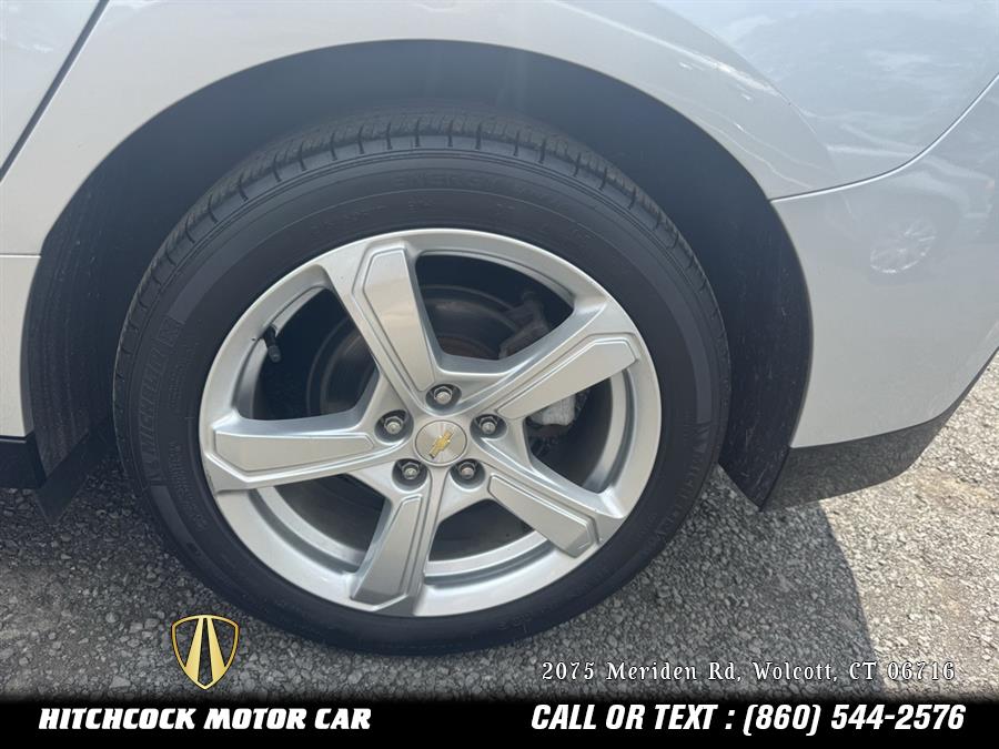 Vehicle image 24 of 46