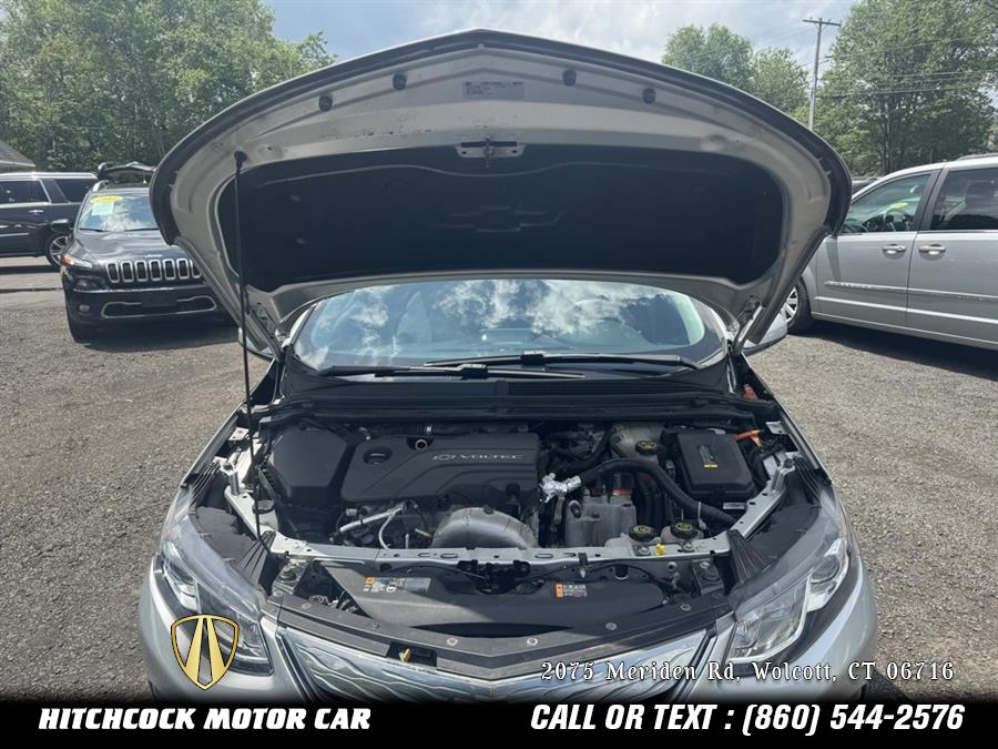 Vehicle image 21 of 46
