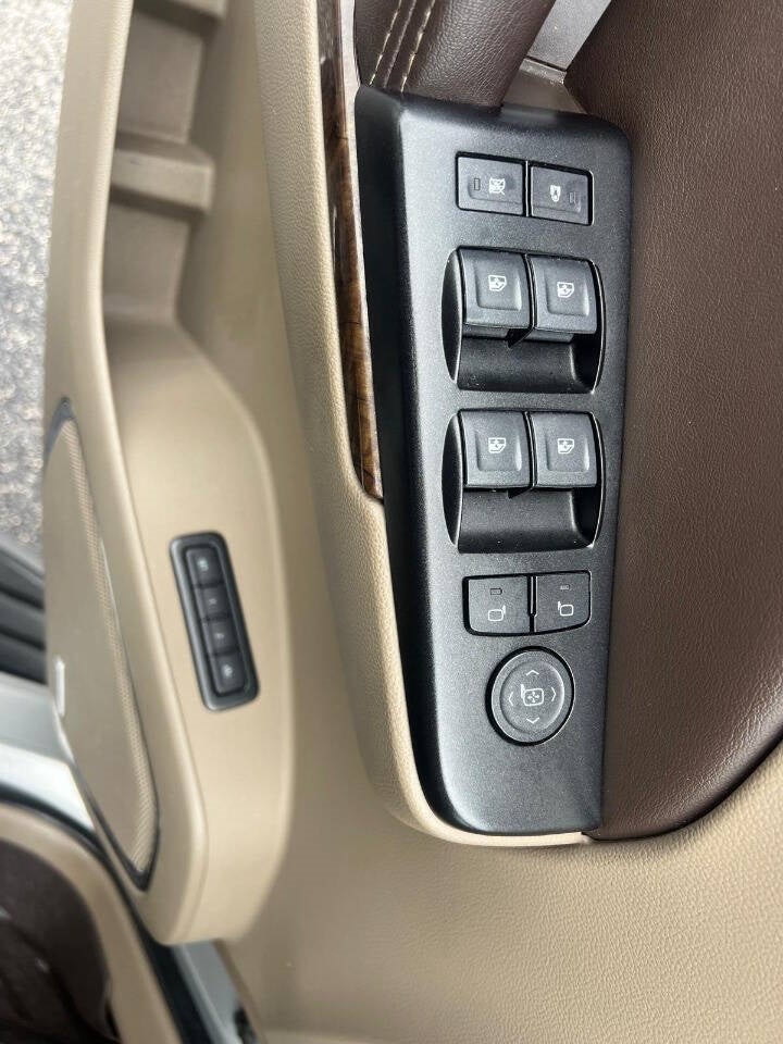 Vehicle image 36 of 54