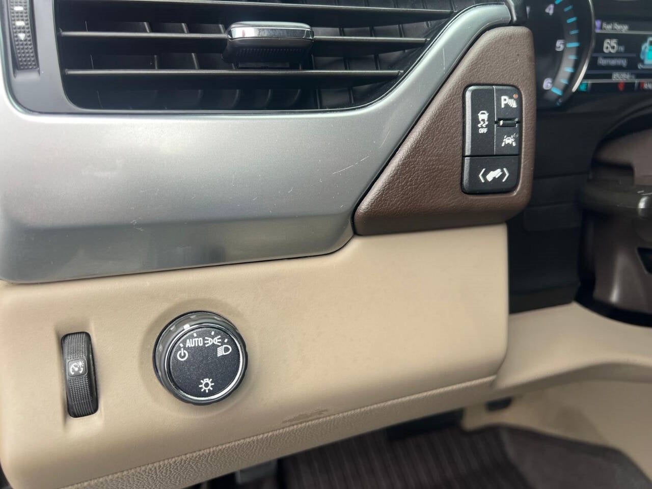 Vehicle image 21 of 54