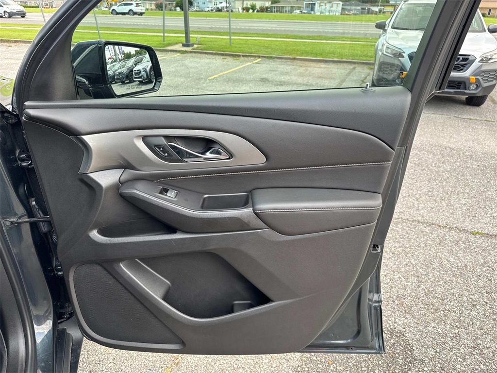 Vehicle image 13 of 27