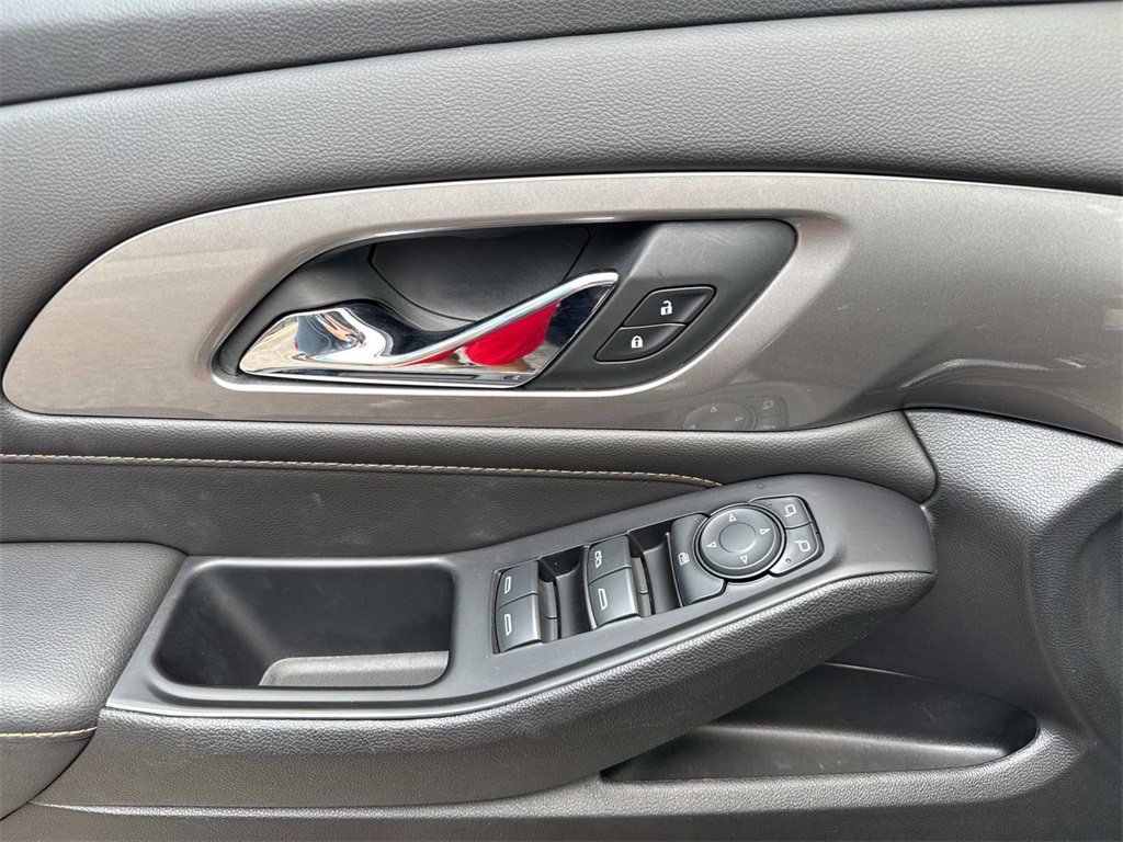 Vehicle image 20 of 27
