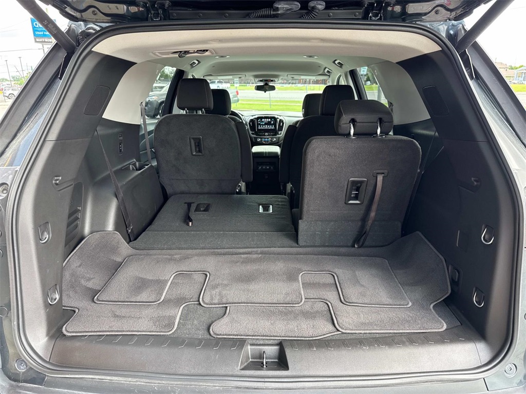 Vehicle image 8 of 27