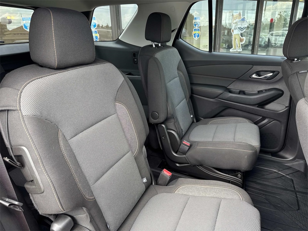 Vehicle image 9 of 27