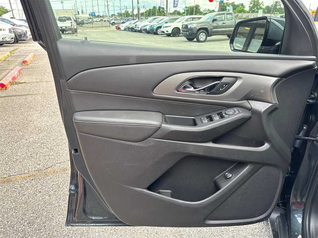 Vehicle image 19 of 27