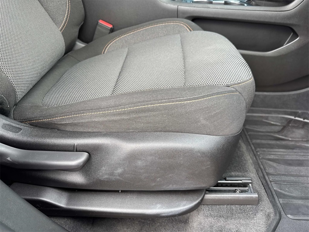 Vehicle image 11 of 27