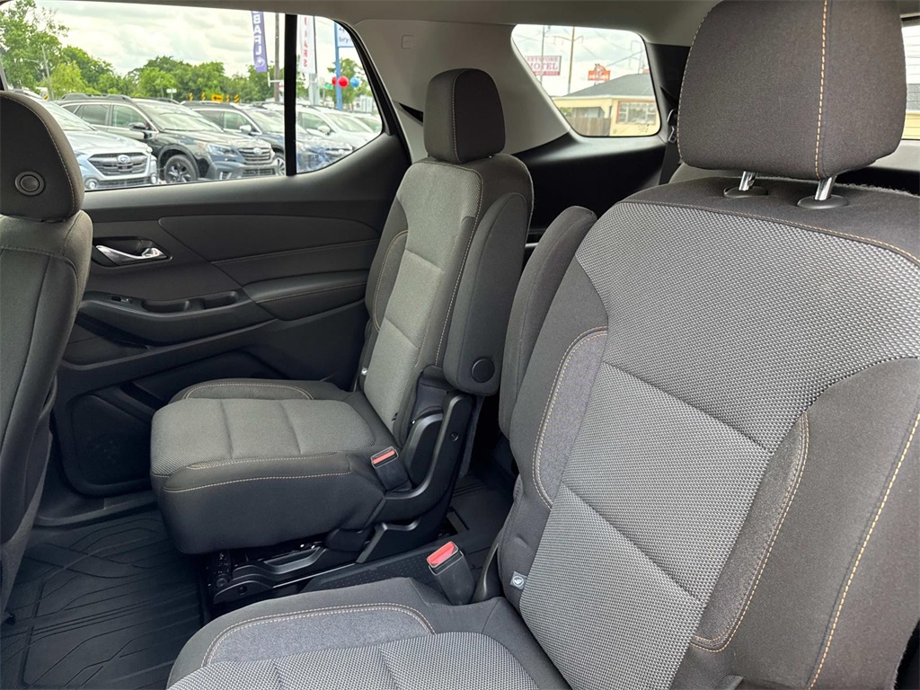 Vehicle image 15 of 27