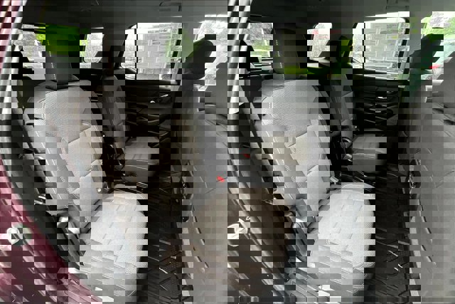 Vehicle image 10 of 37