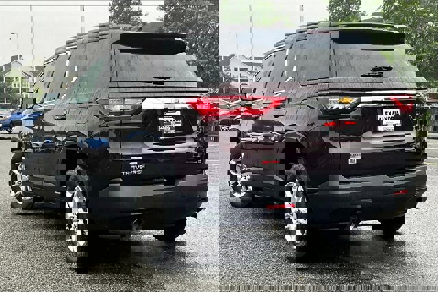 Vehicle image 4 of 37
