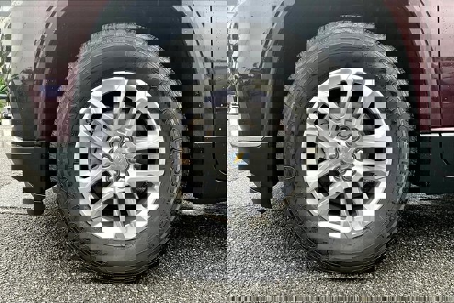 Vehicle image 7 of 37