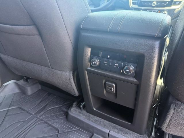 Vehicle image 22 of 40