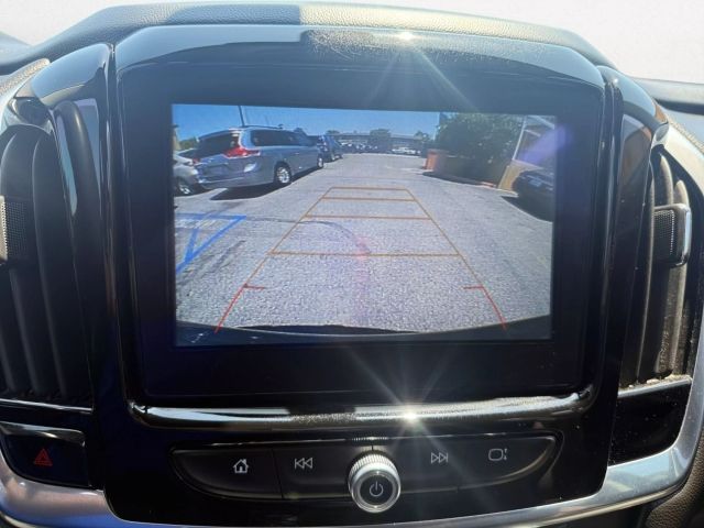 Vehicle image 17 of 40