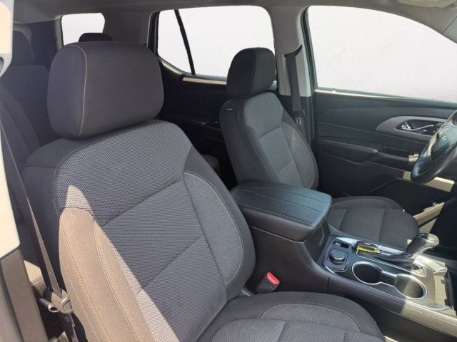 Vehicle image 20 of 40